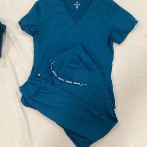 Med Couture Teal V-Neck Scrub Set